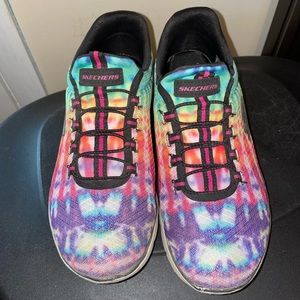 Skechers size 8.5 Wide Groovy Sneakers